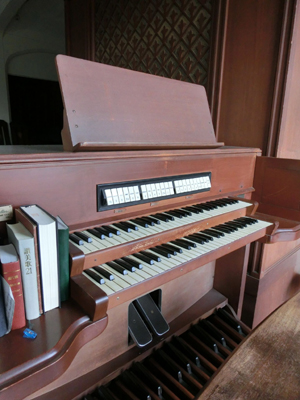 old_pipe organ.jpg